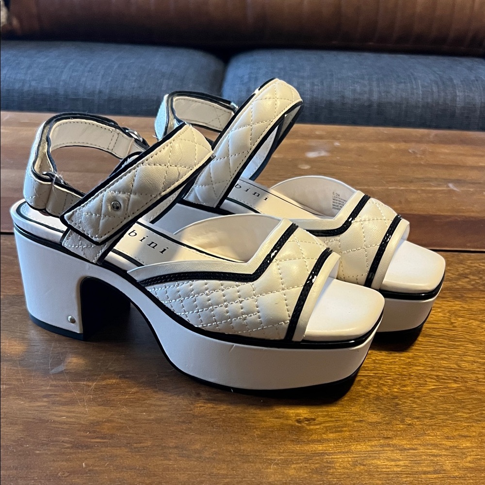 Gianni Bini zoeyy quilted platform
